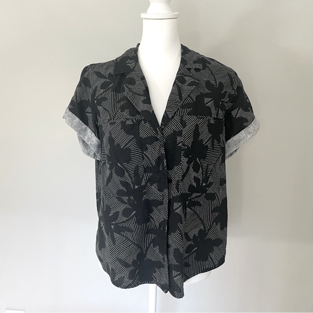 Floral Bowling Shirt Medium Universal Thread